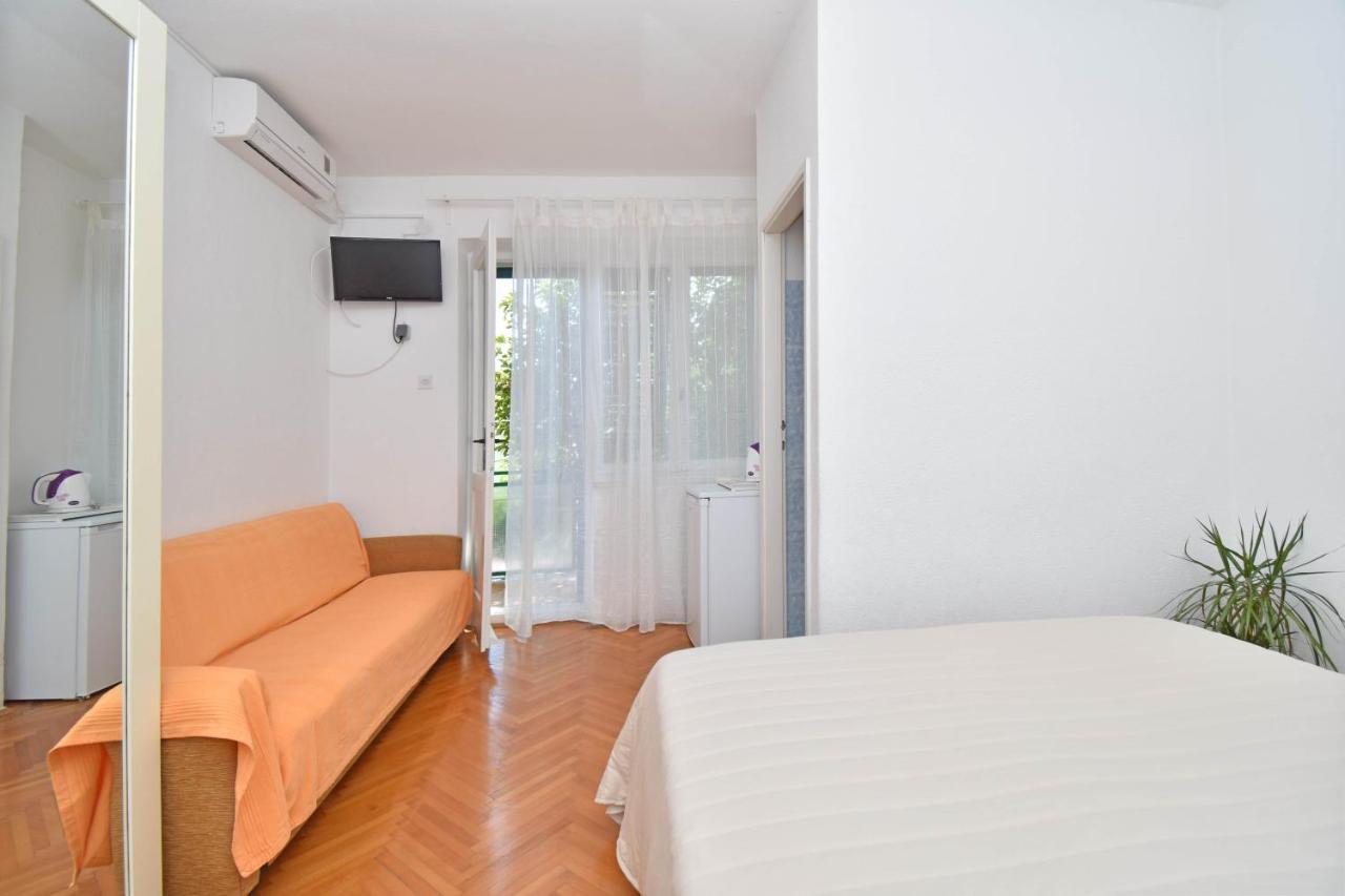 Rooms Borka Tucepi Luaran gambar